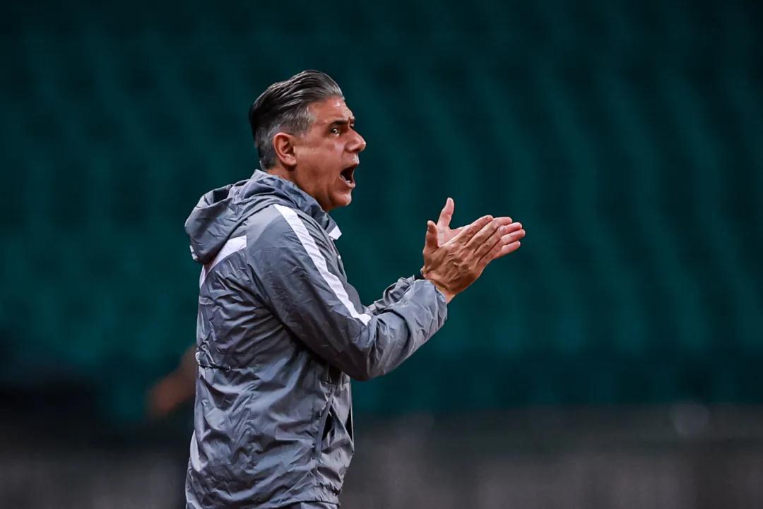 كرةالقدمداخلالقاعةالمغربوالبرازيلوجهًالوجه كرةالقدمداخلالقاعةالمغربوالبرازيلوجهًالوجه